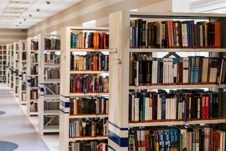 Miejska Biblioteka Publiczna w Giżycku. Godziny, kontakt i konto czytelnika