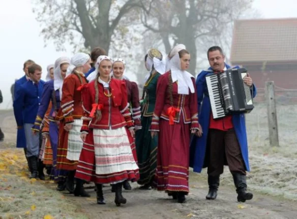 ludowy strój mazurów