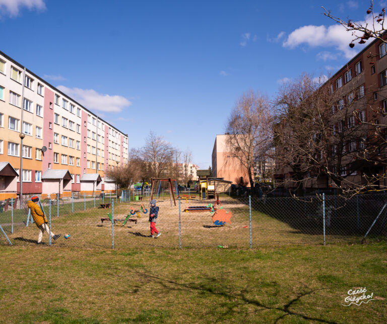 Plac zabaw na Osiedlu XXX-lecia w Giżycku
