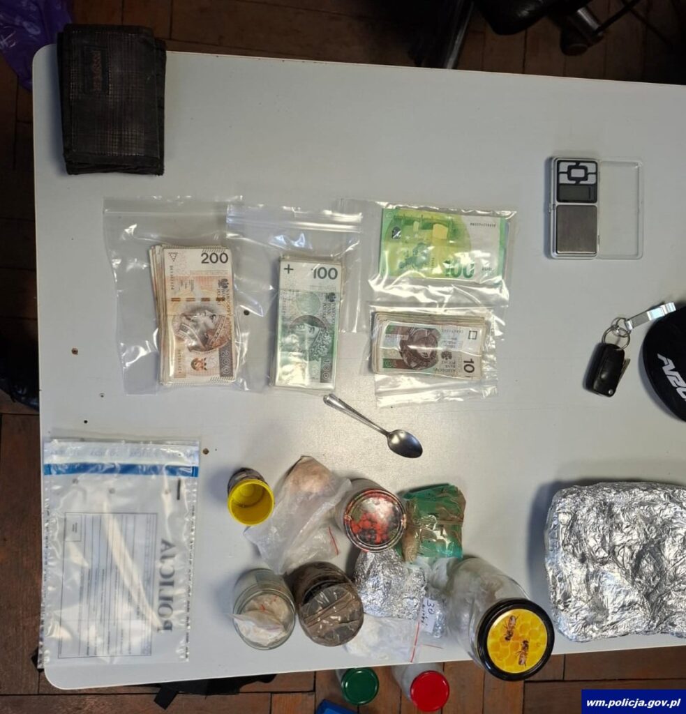 5 kilogramów narkotyków w mieszkaniu w Giżycku. 40-latek aresztowany