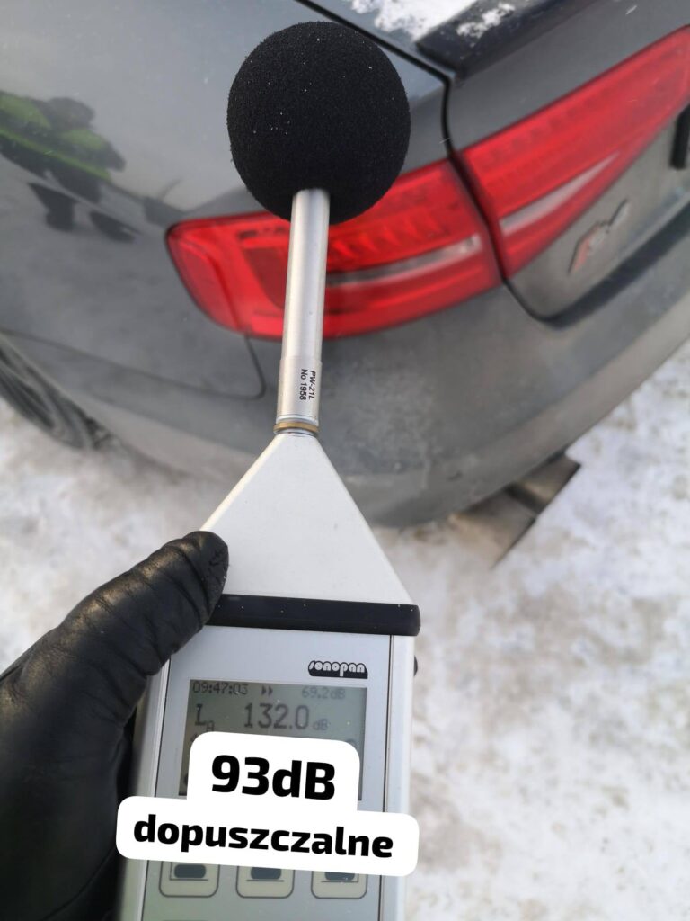 Zbyt głośny wydech i przeróbki niezgodne z przepisami. 22-latek z Giżycka zatrzymany do kontroli w powiecie węgorzewskim