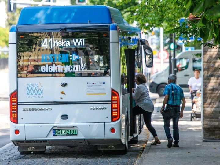Ankieta o komunikacji miejskiej w Giżycku. Miasto zbiera opinie mieszkańców do 10 lutego 2026