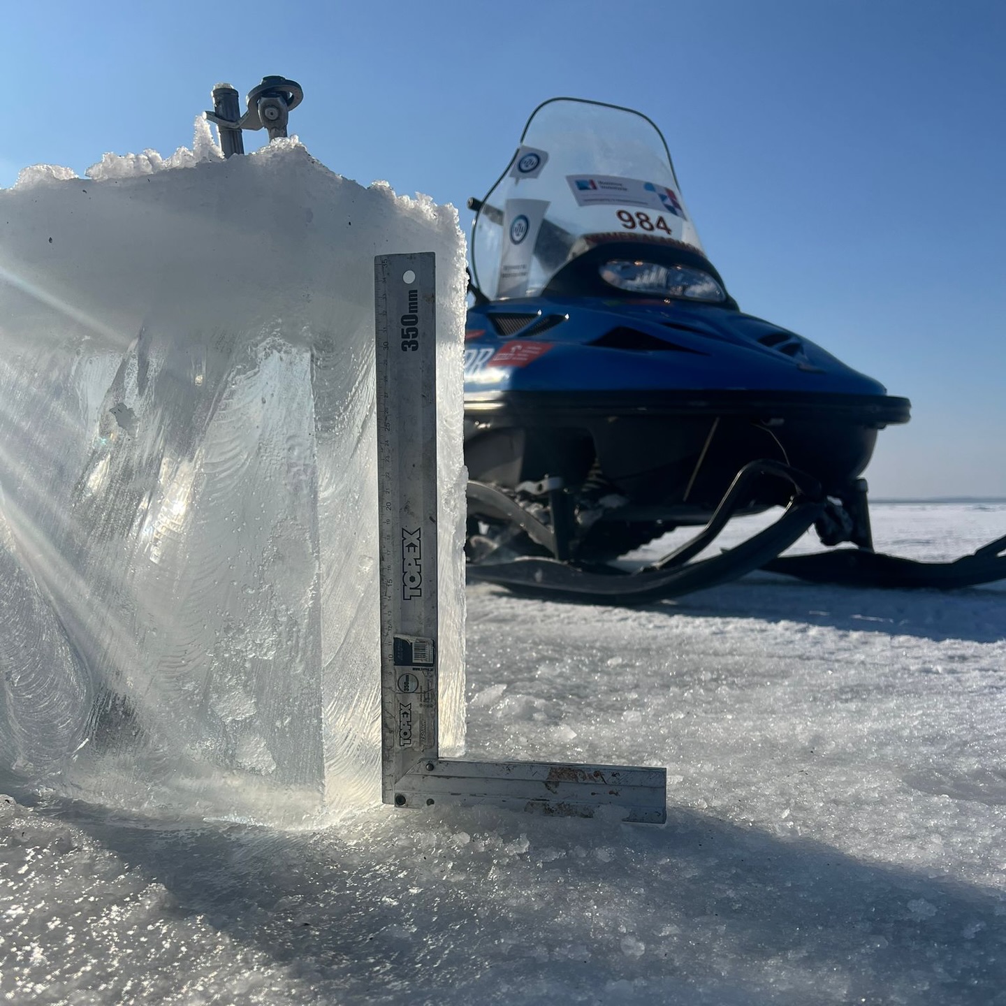 Nawet 50 cm lodu na mazurskich jeziorach. MOPR podaje pomiary (Giżycko i okolice)