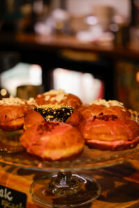 Tłusty Czwartek w Giżycku pełen pączkowych pokus – Masz już swojego faworyta?