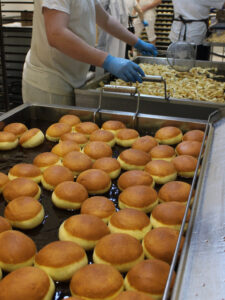 Tłusty Czwartek w Giżycku pełen pączkowych pokus – Masz już swojego faworyta?