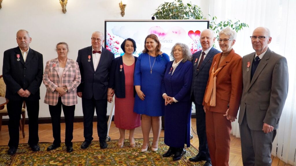 Wzruszająca uroczystość w Giżycku. Uhonorowano pary z wieloletnim stażem małżeńskim