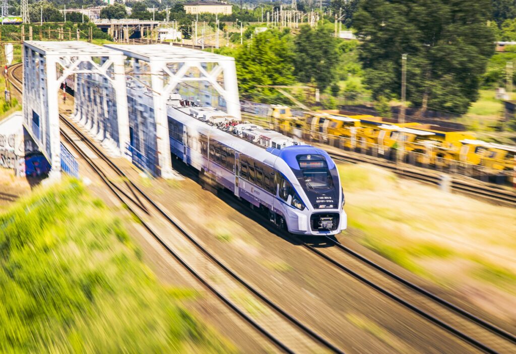Wakacyjny rozkład PKP Intercity od 14 czerwca. Więcej pociągów do Giżycka i na Mazury