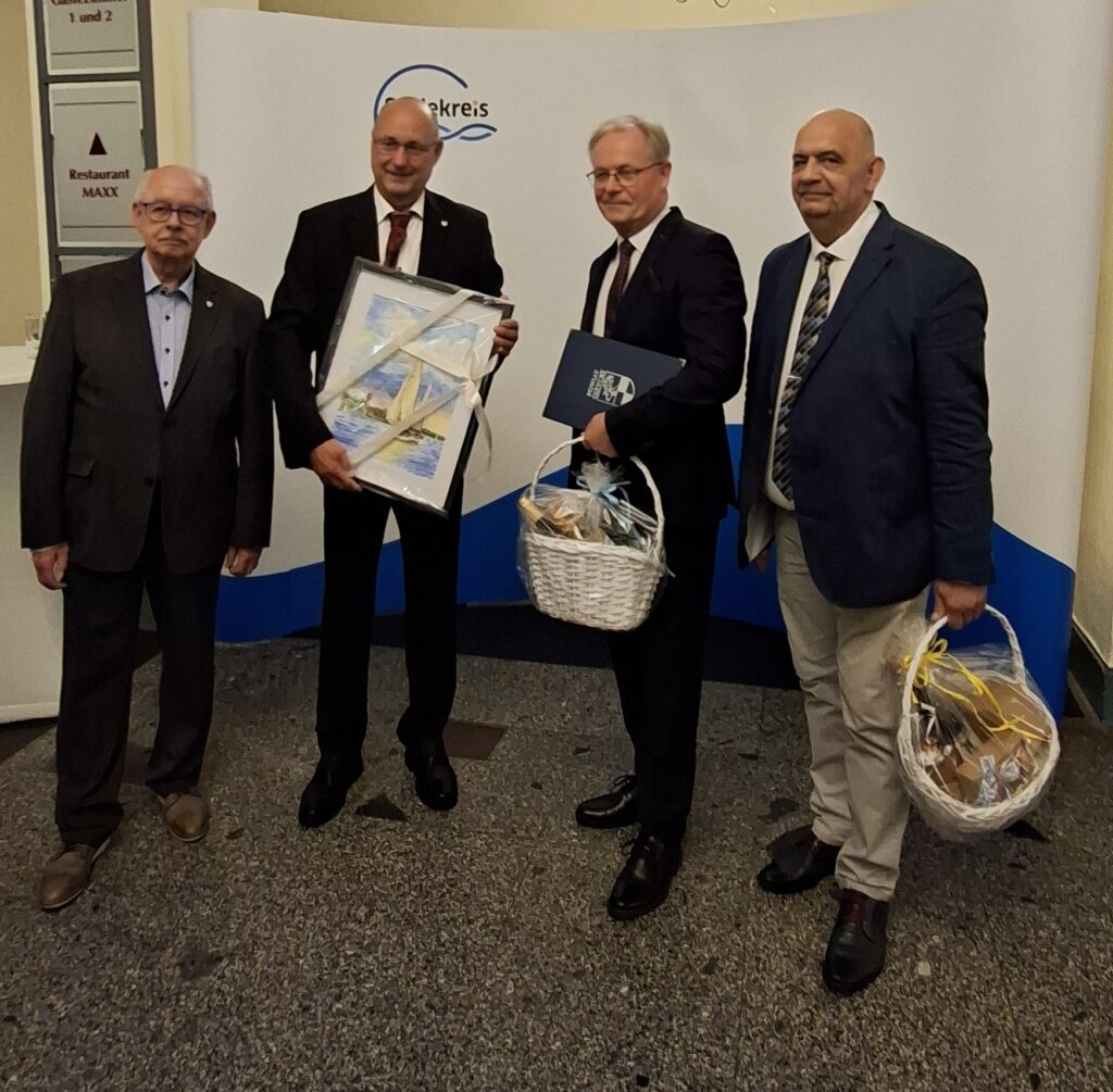 Powiat giżycki i Saalekreis rozszerzają współpracę. W planach transport autobusowy i ochrona jezior